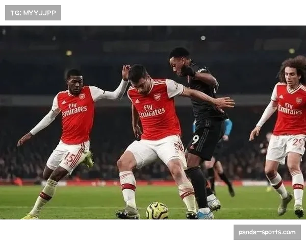 枪手倒三角回传创40次机会 成英超破解密集防守利器 枪手倒三角回传创40次机会 成英超破解密集防守利器